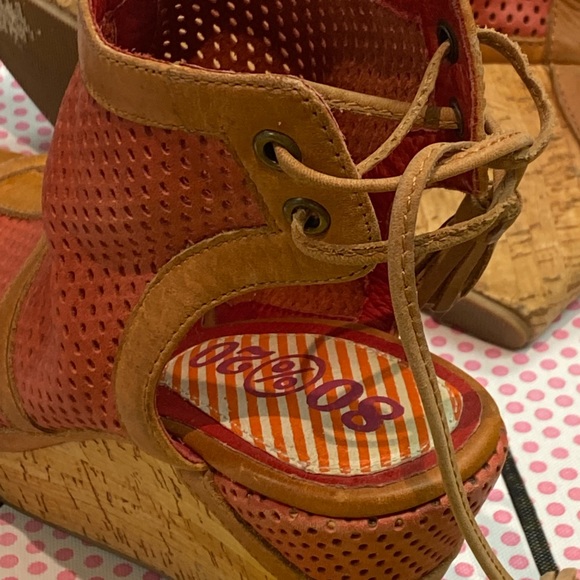 Fall Wedges Tassel Back Tie - Picture 5 of 9